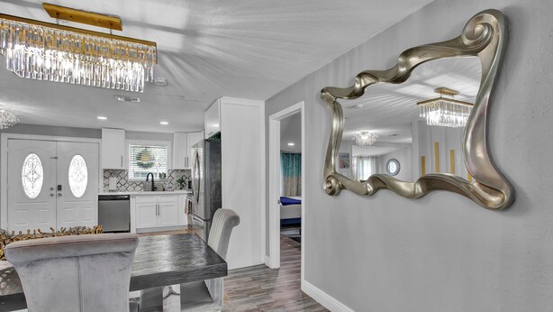 Unclassified image, 1 of 30, button - Charming 3-bedroom home with hot pool and spa. (Clearwater)