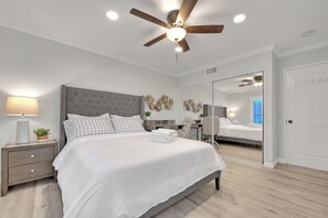 5 bedrooms, desk, iron/ironing board, travel cot - Spacious 5BR Family Home in Arcadia｜Sleeps 12｜Near Pasadena & DTLA｜Free Parking (Arcadia)