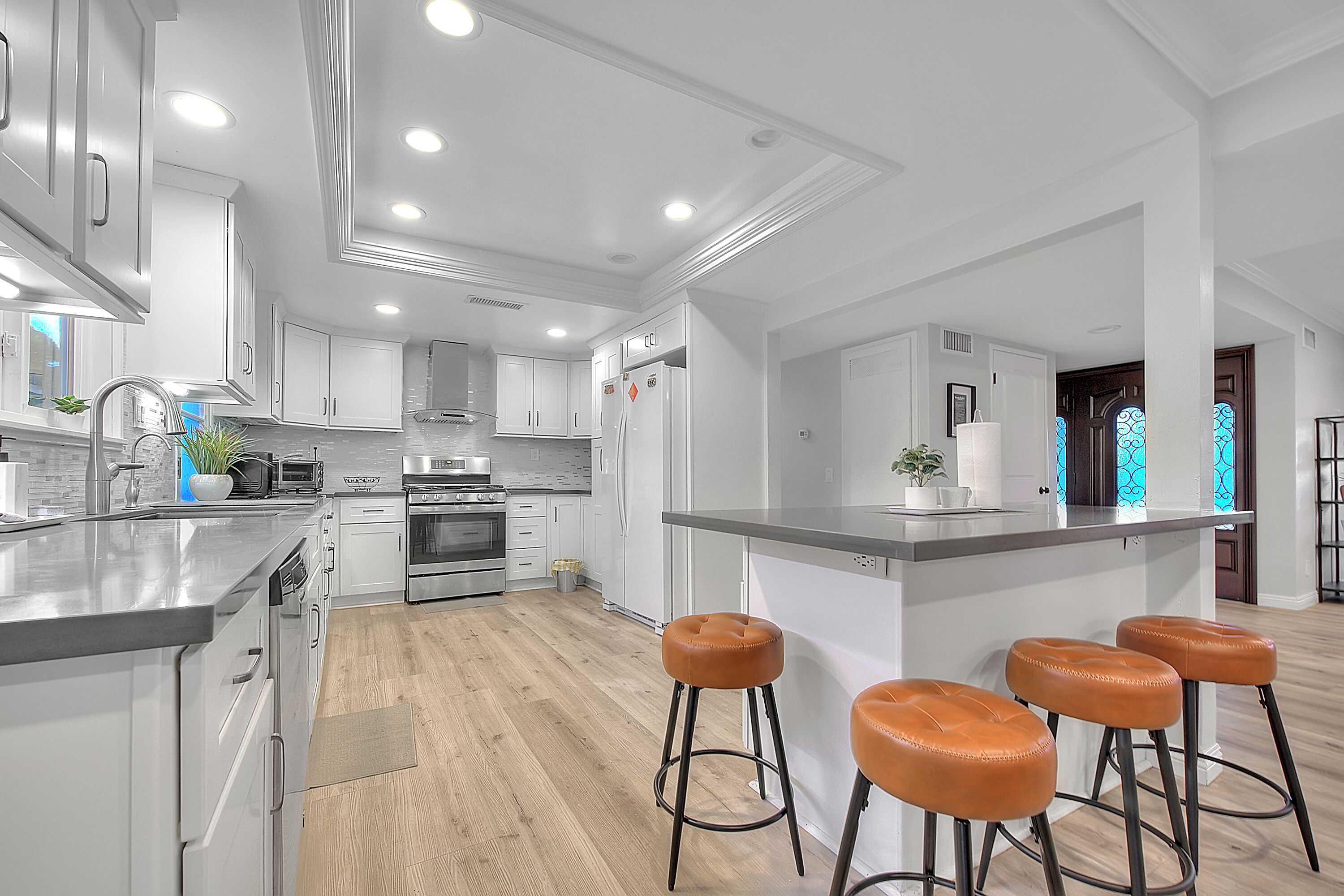 Fridge, microwave, oven, dishwasher