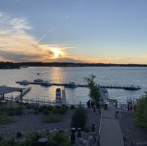 Marina - The Good Life - Okoboji cabin in Bridges Bay (Arnolds Park)
