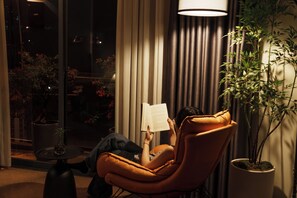 Premium bedding, memory-foam beds, individually furnished, desk - Lam Living (Ho Chi Minh City)