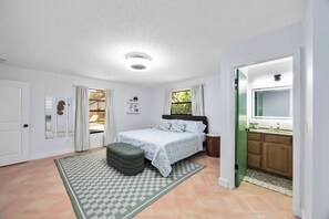 3 bedrooms, iron/ironing board, WiFi, bed sheets - 3-bedroom pool house on a acre w fenced yard - UTC, IMG, Lakewood Ranch & beach (Bradenton)