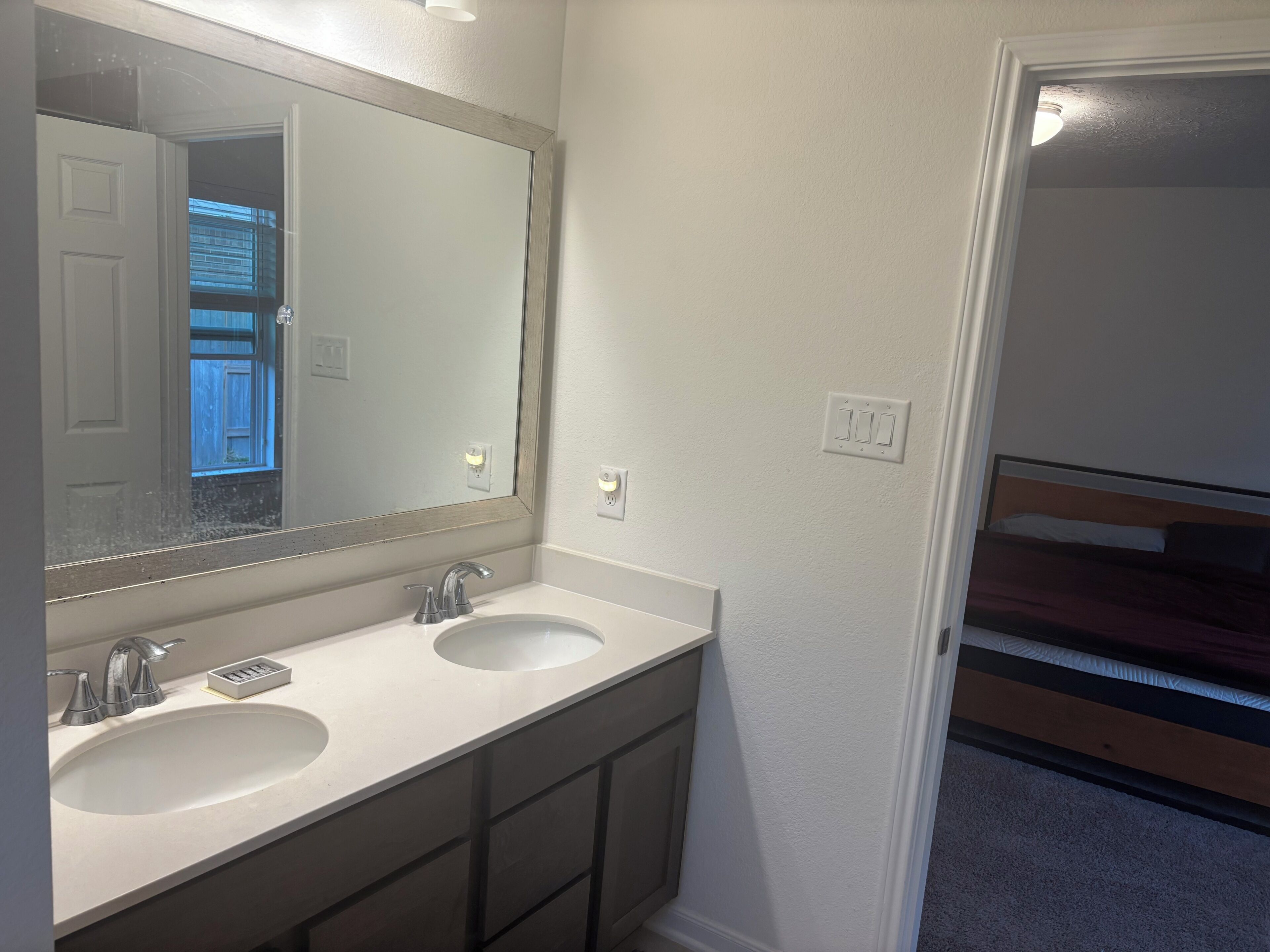 Toallas, jabón y papel higiénico