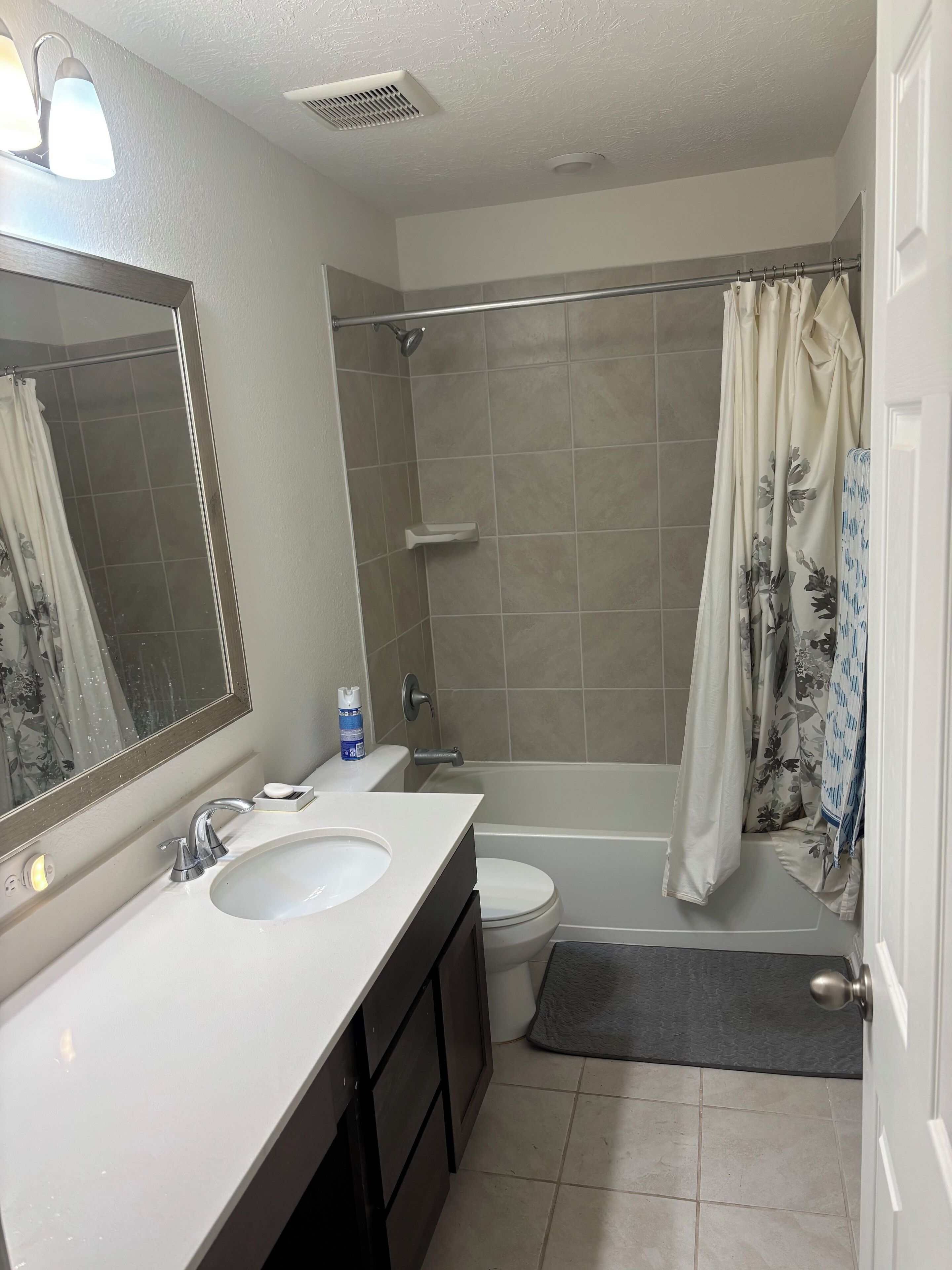 毛巾、肥皂、卫生纸