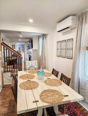 Dining - Shell Yeah! Cape Charles Family-Friendly Retreat Walkable to Town & Beach (Cape Charles)