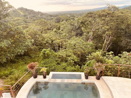 Jungle Paradise with pool overlooking ocean views