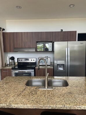 Microones, forn i placa de cuina 