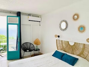 1 bedroom, free WiFi, bed sheets - Sea view studio with pool - Pointe du Bout (Les Trois-Îlets)