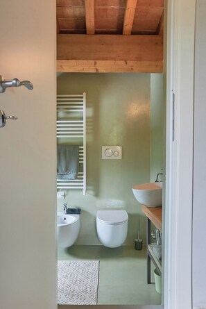 Double Room, Pets allowed, Vineyard View | Bathroom - Agriturismo Cotorniano  (Casole d'Elsa)