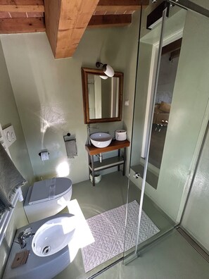 Double Room, Pets allowed, Vineyard View | Bathroom - Agriturismo Cotorniano  (Casole d'Elsa)