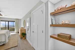 Desk, free WiFi, bed sheets - Sandollar B203 NEW and stunning 3/2 Direct Gulf Front! (Sanibel)
