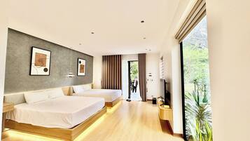 Family Room, Lake View | Desk, laptop workspace, free WiFi