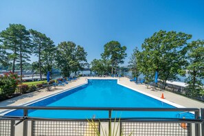 Pool - Lake Hamilton Condo w/ Private Balcony, Water Views & Resort-style Amenities (Hot Springs)