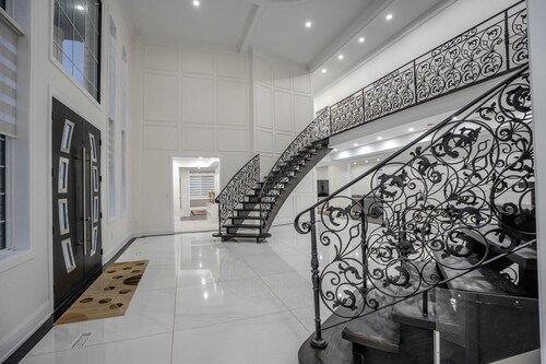 Perfect Group Getaway Large House with Style