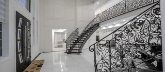 Perfect Group Getaway Large House with Style