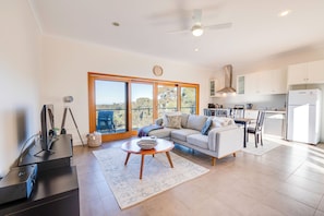 Smart TV, fireplace, DVD player, books - Exclusive Fleurieu Peninsula Luxury Retreat | 3 Private Villas on 75 Acres (Hindmarsh Valley)