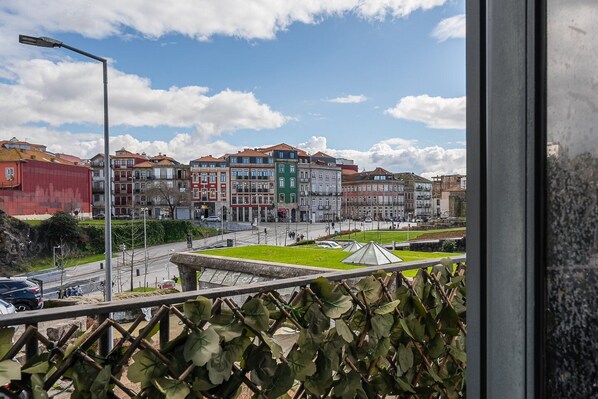 Con arredamento individuale, insonorizzazione, ferro/asse da stiro