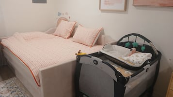 1 Schlafzimmer, Reisekinderbett, kostenloses WLAN, Bettwäsche