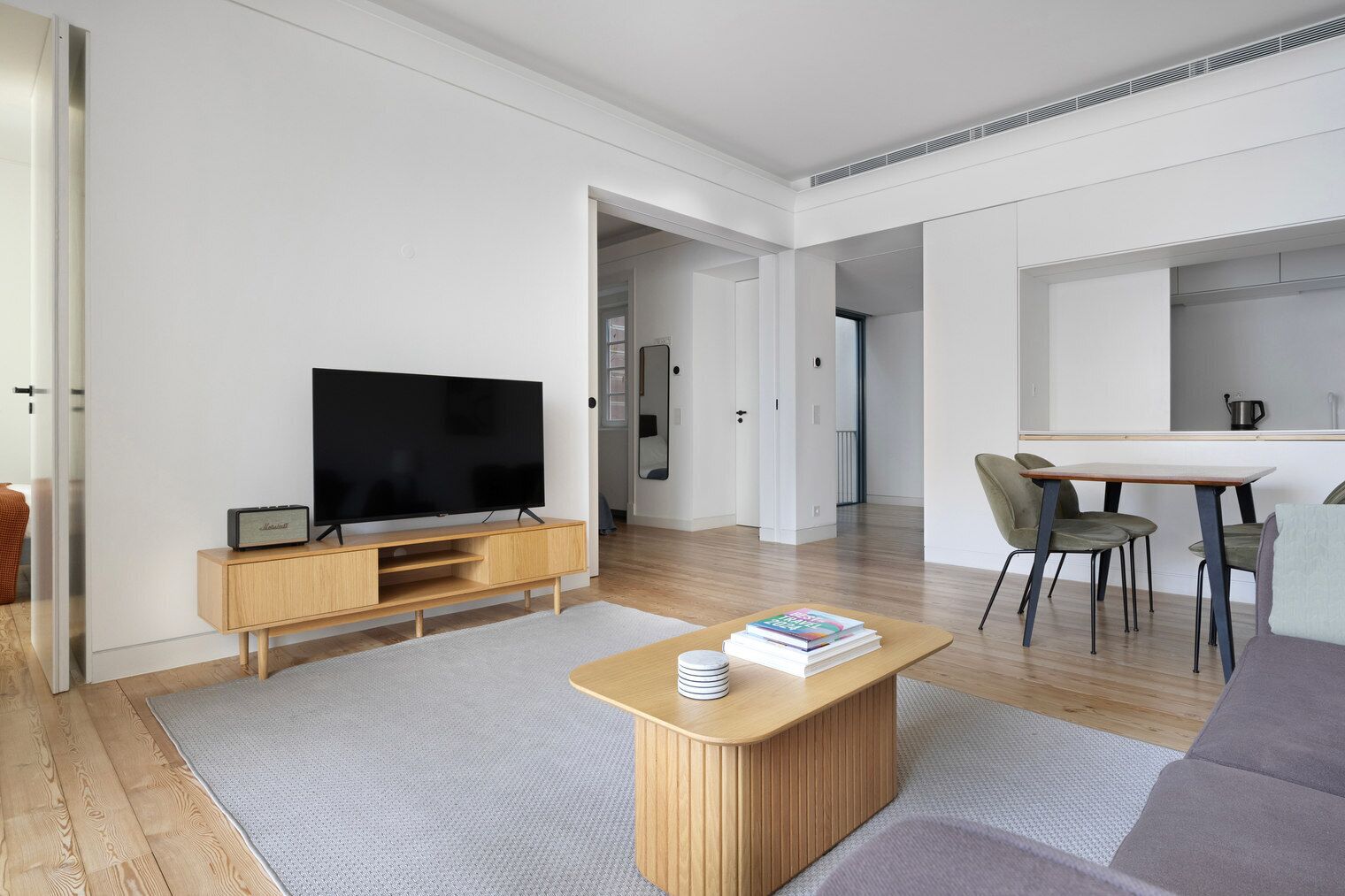 Télévision, chaîne hi-fi