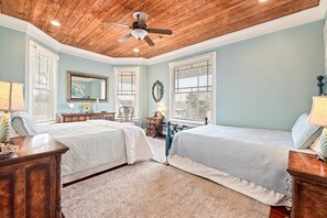 Room - Spirited Garden in Galveston (Galveston)