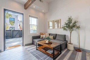 TV, offices - New City Chic Retreat | Mins to Beach & Downtown! (San Diego)