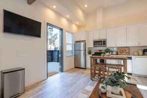 Fridge, microwave, oven, stovetop - Sunny City Escape | Walkable | Mins to Everywhere! (San Diego)