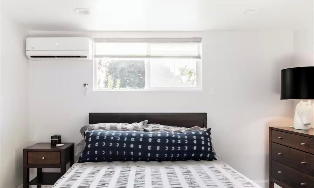 1 dormitorio, tabla de planchar con plancha, Internet y ropa de cama