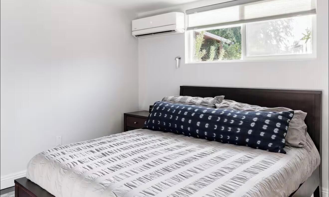 1 dormitorio, tabla de planchar con plancha, Internet y ropa de cama
