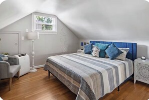 Iron/ironing board, WiFi, bed sheets - Derby City Delight- Close to all the Fun (Louisville)