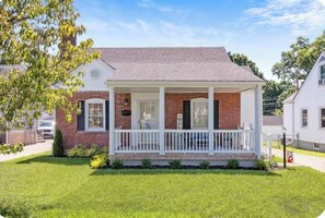 Exterior - Derby City Delight- Close to all the Fun (Louisville)