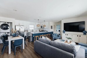 Interior - Coastal Home in Downtown Oceanside (Oceanside)
