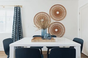 Dining - Coastal Home in Downtown Oceanside (Oceanside)