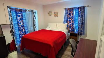 4 chambres, fer et planche à repasser, Wi-Fi, draps fournis