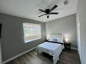 Ferros/tábuas de passar roupa, Wi-Fi, roupa de cama