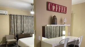 1 bedroom, iron/ironing board, Internet, bed sheets - Relaxing Studio Just 10 Minutes Walk to Grace Bay Beach! (Providenciales)