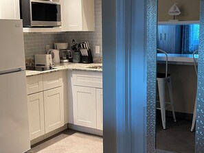 Private kitchen - Relaxing Studio Just 10 Minutes Walk to Grace Bay Beach! (Providenciales)