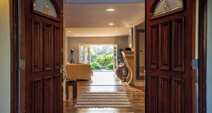 Calabasas Zen Retreat with Mountain Views - Private, Serene!