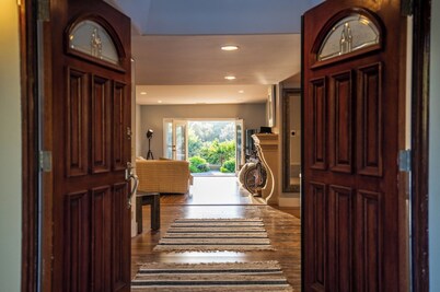 Calabasas Zen Retreat with Mountain Views - Private, Serene!