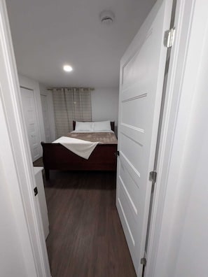 1 bedroom, iron/ironing board, WiFi, bed sheets