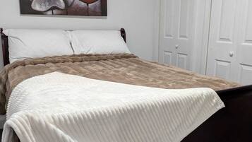 1 bedroom, iron/ironing board, WiFi, bed sheets