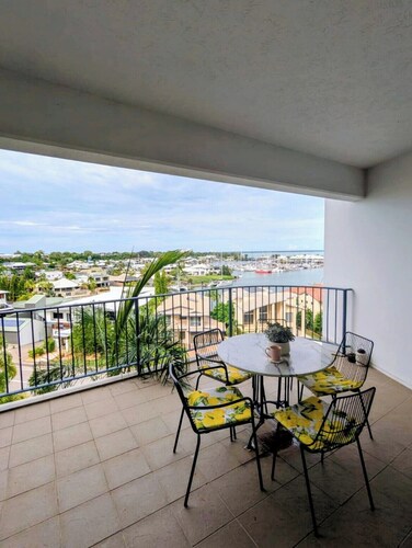 Relaxing 3 bdr with Marina view, 5 mins walk to Cullen Bay and Mindil beach