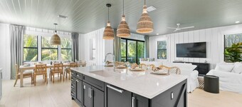 Luxury Lido Escape w/ Pool, Slide, Spa & Rooftop!