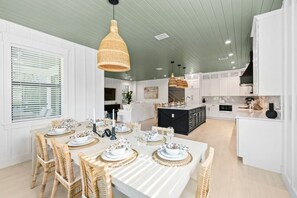 Dining - Luxury Lido Escape w/ Pool, Slide, Spa & Rooftop! (Sarasota)