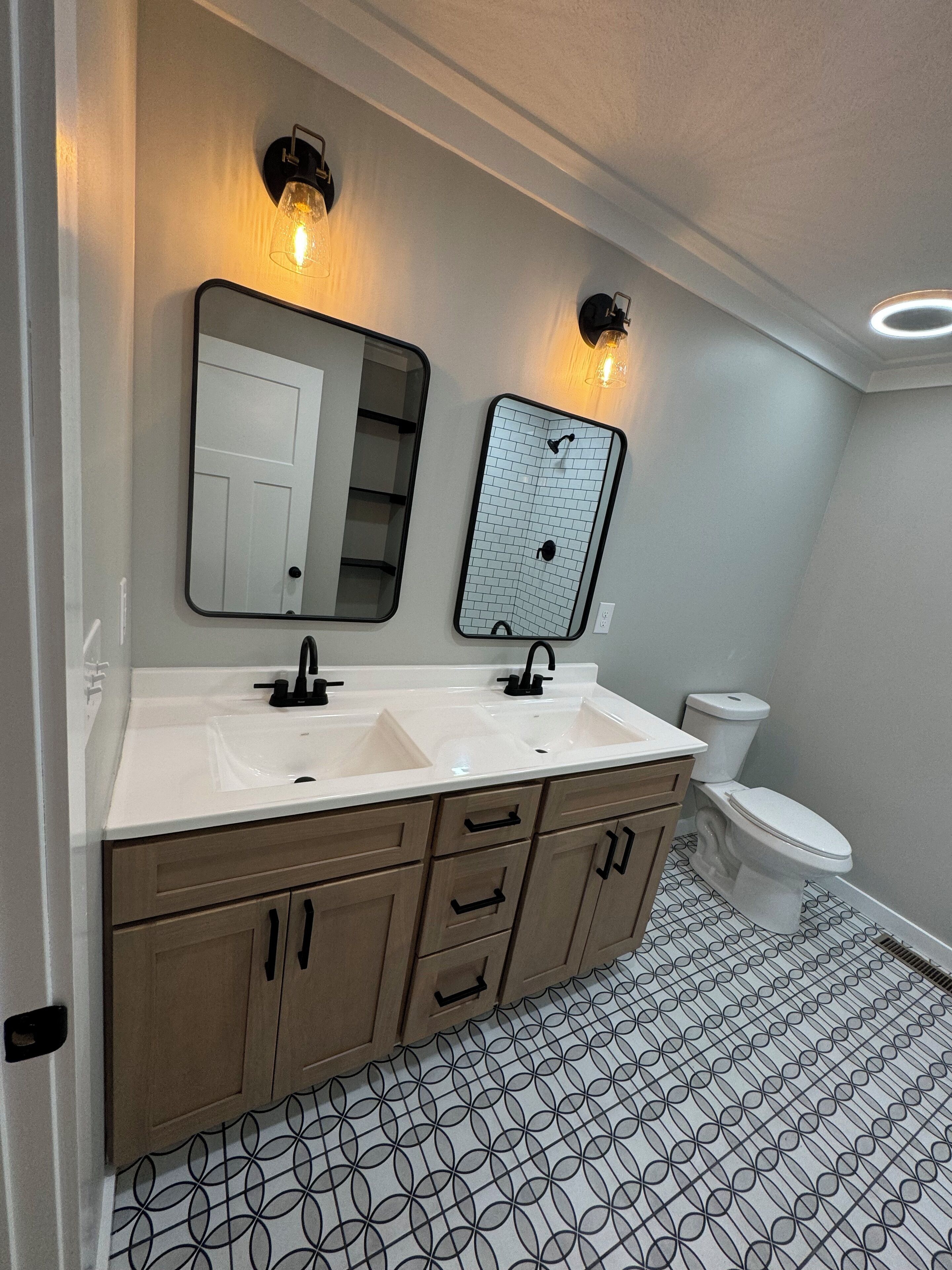 Asciugacapelli, asciugamani, carta igienica