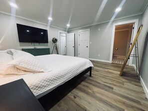 3 bedrooms, free WiFi, bed sheets - 3 bedroom 2 bath home a few blocks away from FHU. (Henderson)