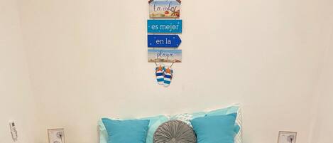 1 bedroom, WiFi, bed sheets