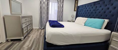 3 bedrooms, iron/ironing board, WiFi, bed sheets