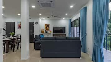 Villa, 3 Bedrooms, Private Pool, Mountain View | Living area