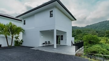 Villa, 3 habitaciones, alberca privada, vista a la montaña | Vista desde la propiedad