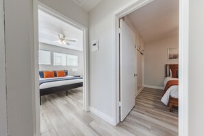 2 chambres, fer et planche à repasser, Wi-Fi, draps fournis
